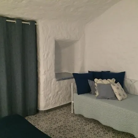 Cueva Aventura Holiday home Benamaurel